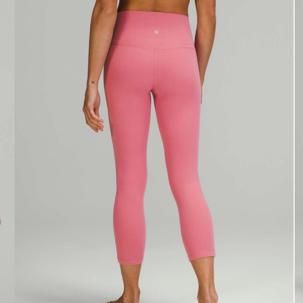 Lululemon Align High-Rise Crop 23"
Pink Blossom